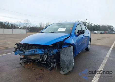 2018 Toyota Yaris Ia из США, поврежденный, VIN 3MYDLBYV0JY313661